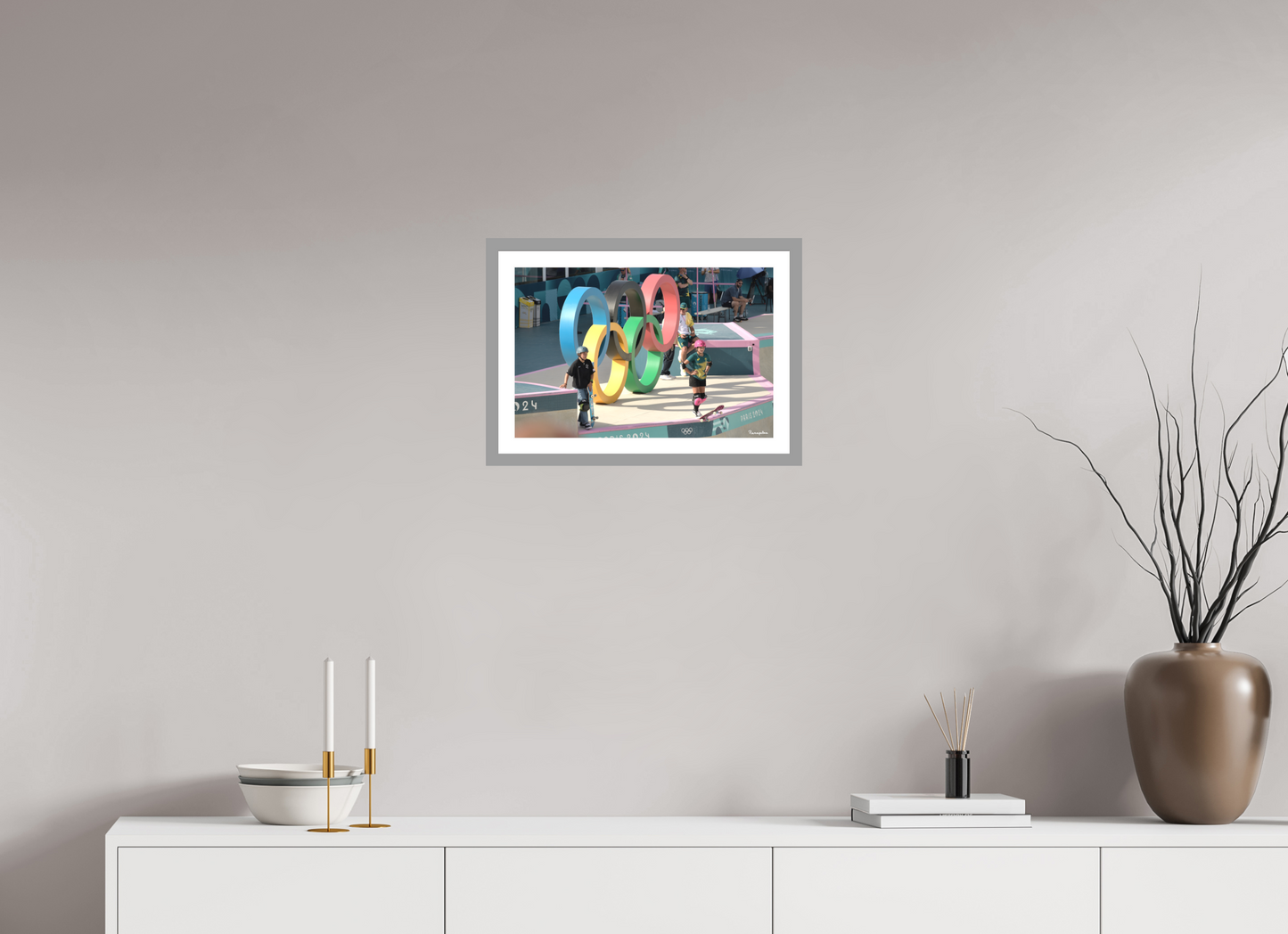 45 x 30 cm, Impression fine art, cadre gris clair, verre anti-reflet et anti-UV [Picture]: JO Paris 2024 - Skate at the urban park at La Concorde (2)