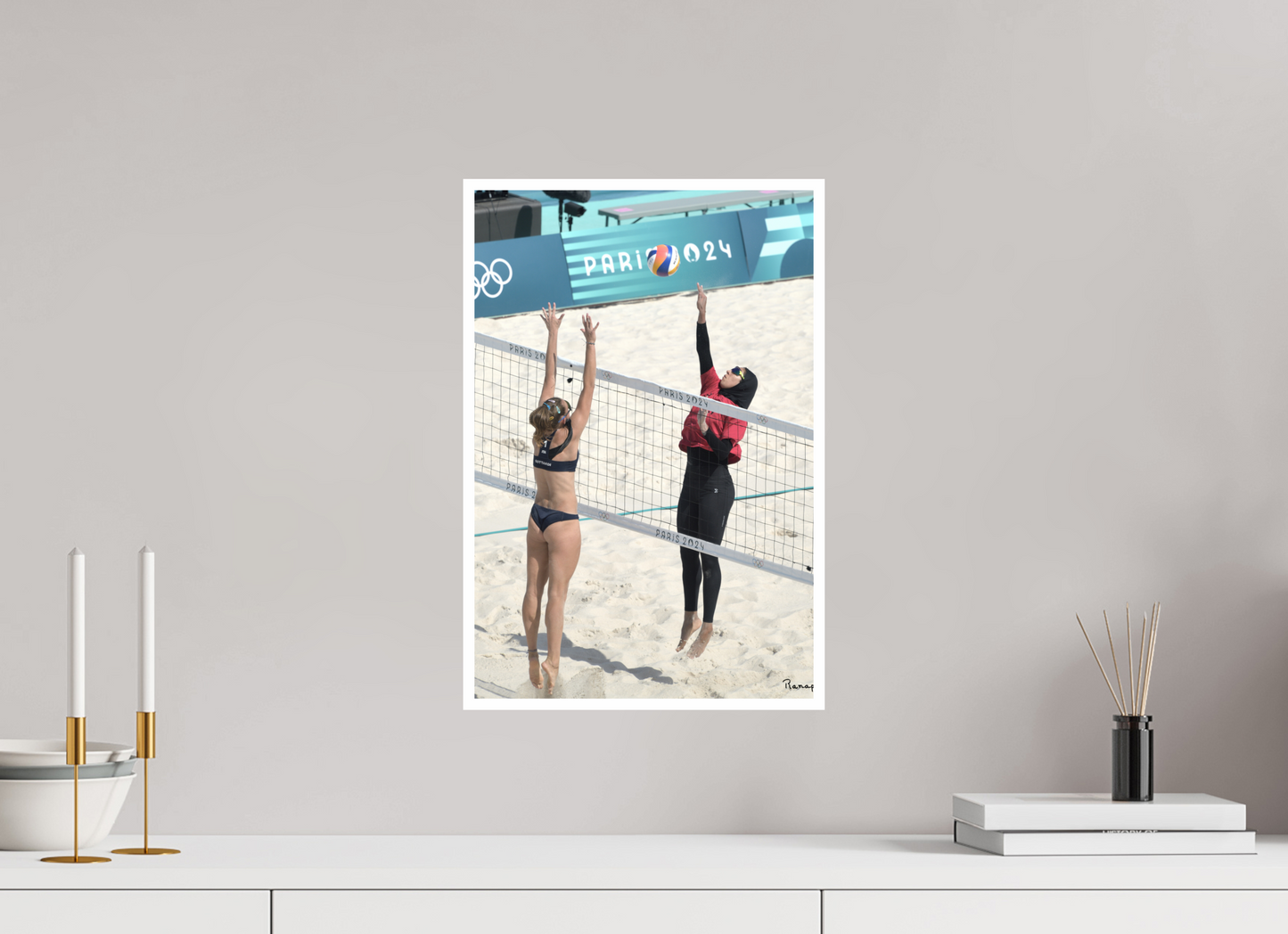 30 x 45 cm, Tirage Ultra Brillant [Picture]: JO Paris 2024 - Women beach volley at Eiffel Tower Stadium (1)