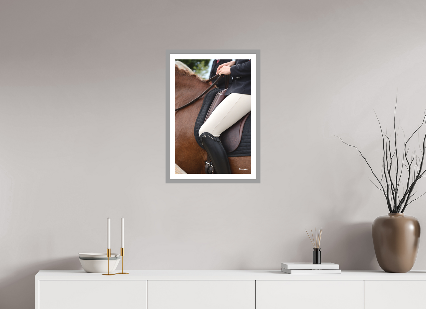 40 x 60 cm, Impression fine art, cadre gris clair, verre anti-reflet et anti-UV [Picture]: Equitation Cluny