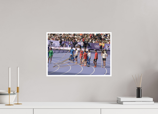 45 x 30 cm, Tirage Ultra Brillant [Picture]: JO Paris 2024 - Athletics - Men pole vault at Stade de France (1)