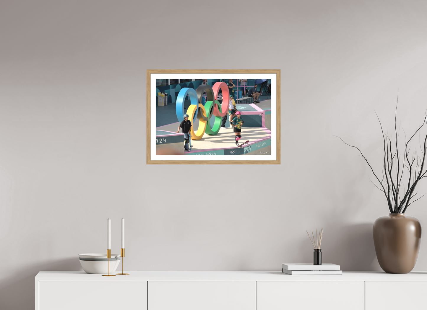 60 x 40 cm, Tirage argentique brillant, cadre chêne, verre anti-reflet et anti-UV [Picture]: JO Paris 2024 - Skate at the urban park at La Concorde (2)