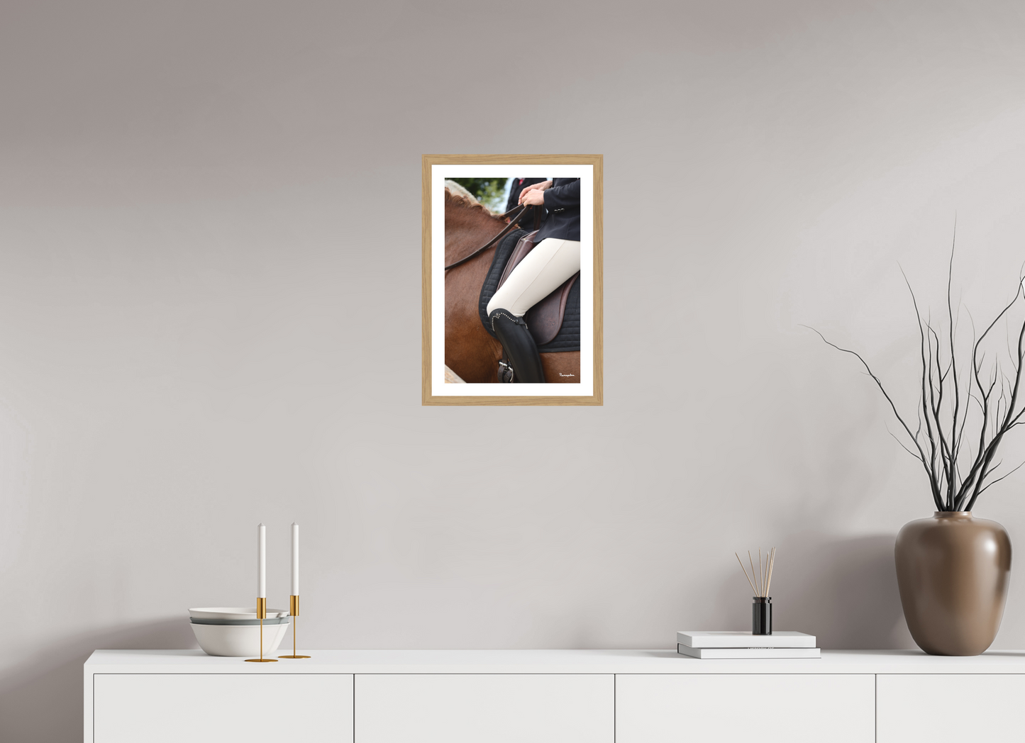 30 x 45 cm, Tirage argentique brillant, cadre chêne, verre anti-reflet et anti-UV [Picture]: Equitation Cluny