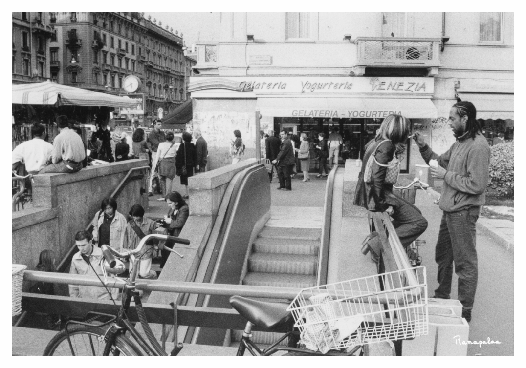 Main image [Picture]: Milano - La gelateria a Porta Venezia