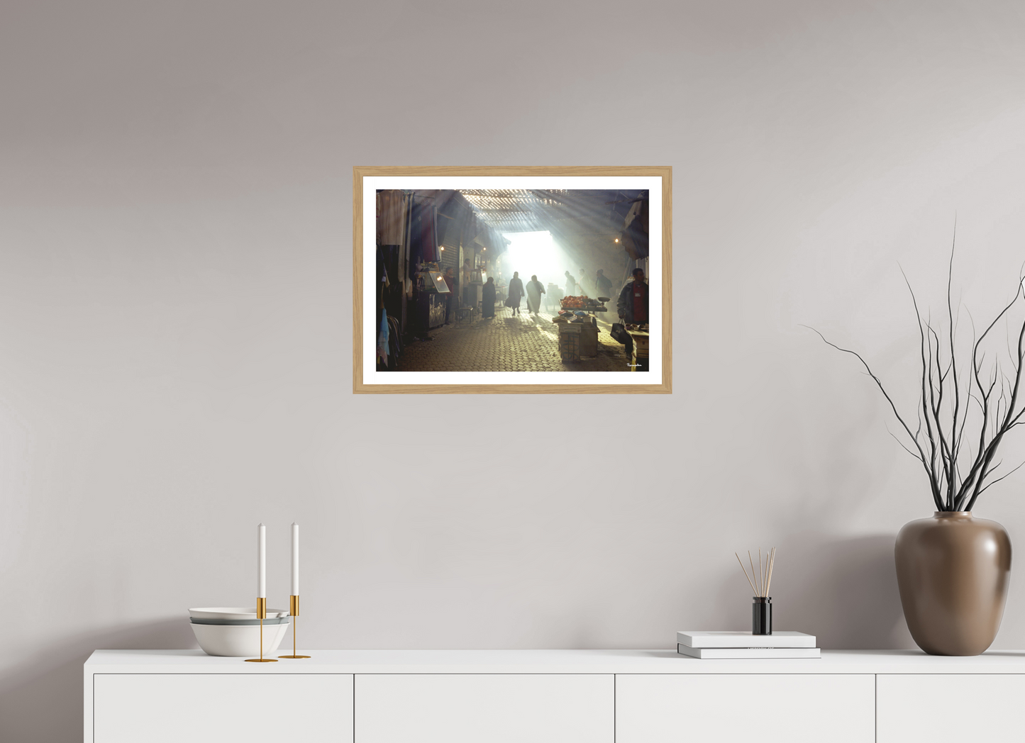59,4 x 40 cm, Tirage argentique brillant, cadre chêne, verre anti-reflet et anti-UV [Picture]: Morocco - Fes
