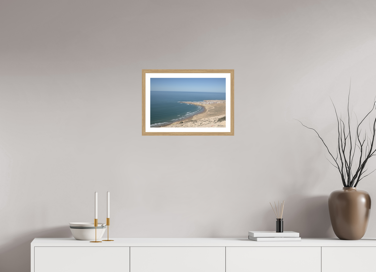 45 x 30 cm, Tirage argentique brillant, cadre chêne, verre anti-reflet et anti-UV [Picture]: Morocco - Imsouane village