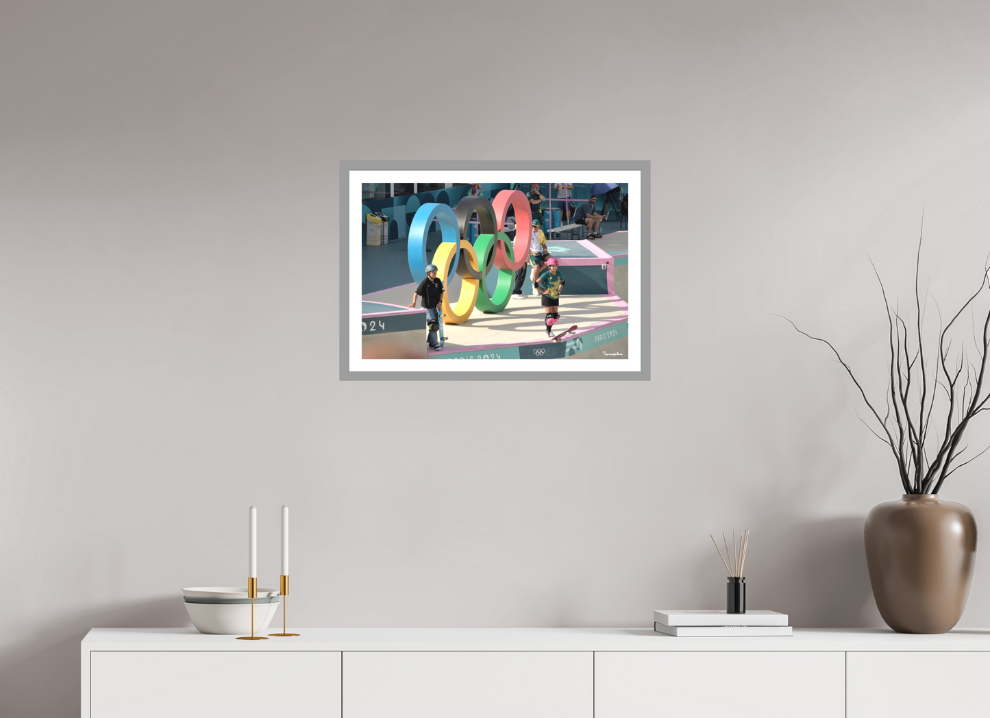 60 x 40 cm, Impression fine art, cadre gris clair, verre anti-reflet et anti-UV [Picture]: JO Paris 2024 - Skate at the urban park at La Concorde (2)